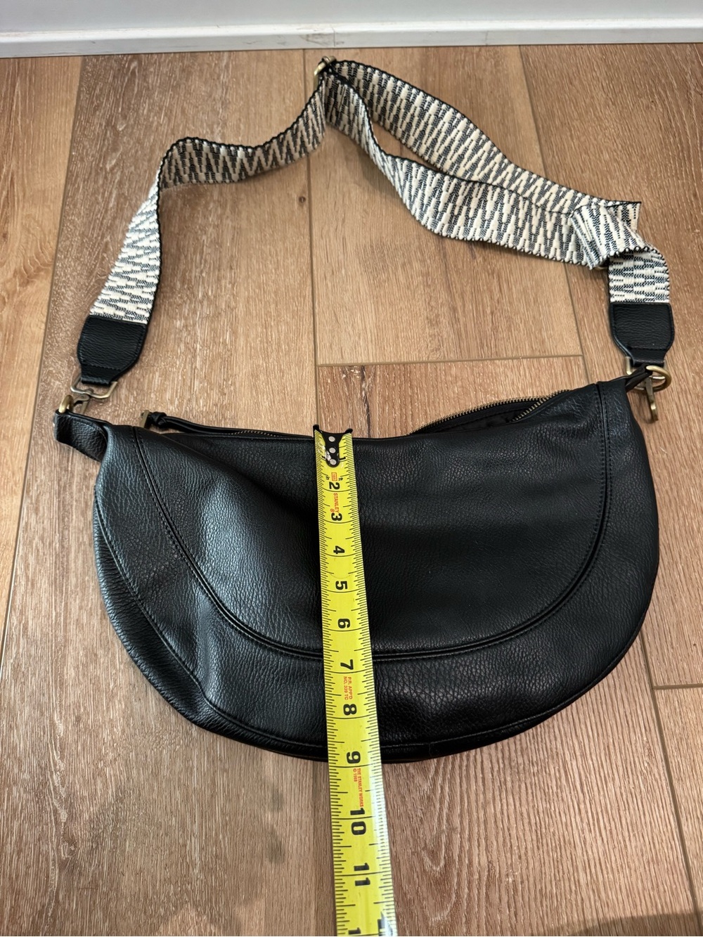 Urban Originals Luna Slouchy Bag Anthropologie crescent-shaped - 2 strap options - Picture 3 of 9